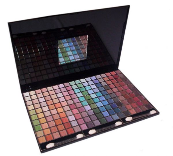 ESTOJO COM 180 SOMBRAS LUISANCE REF MB 230